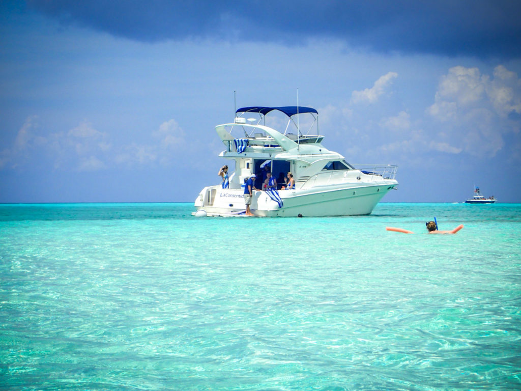 Yate a playa el Cielo Cozumel